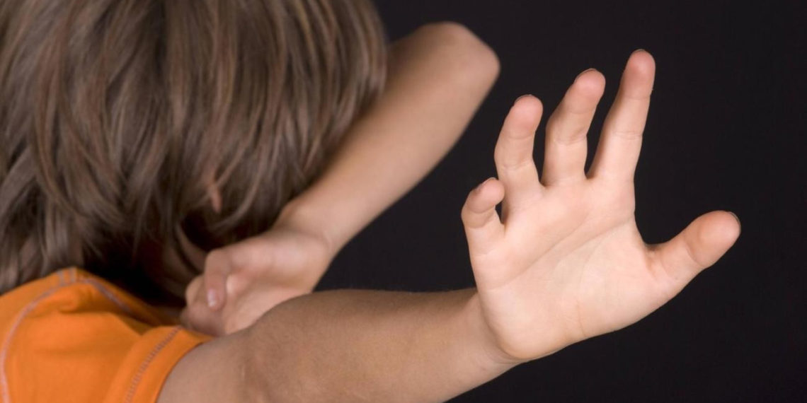 Подростки сломали позвоночник школьнику в Новосибирске за брекеты