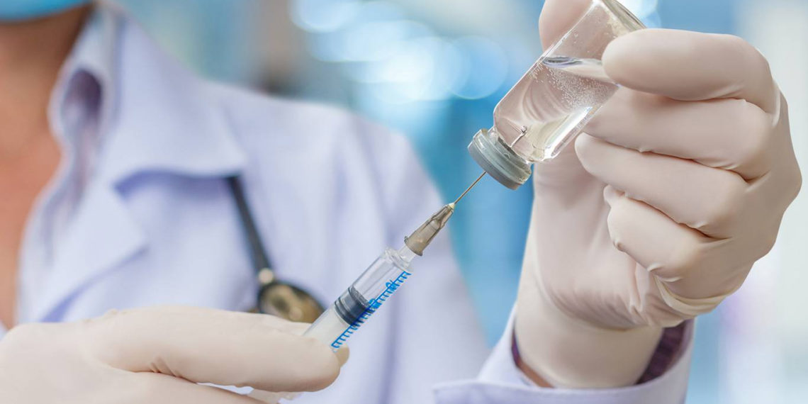 Мэрия Новосибирска сообщает о побочных эффектах вакцины от COVID-19