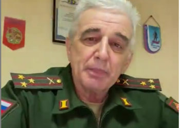 В подарок на 8 марта военком предложил россиянкам сдать бывших в армию