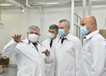 Губернатор обсудил увеличение объемов производства с руководством фармкомпании «Обновление»