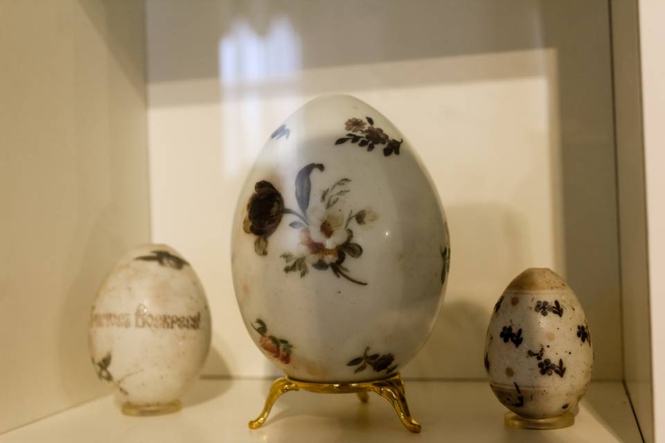 Выставка фарфоровых пасхальных яиц 11