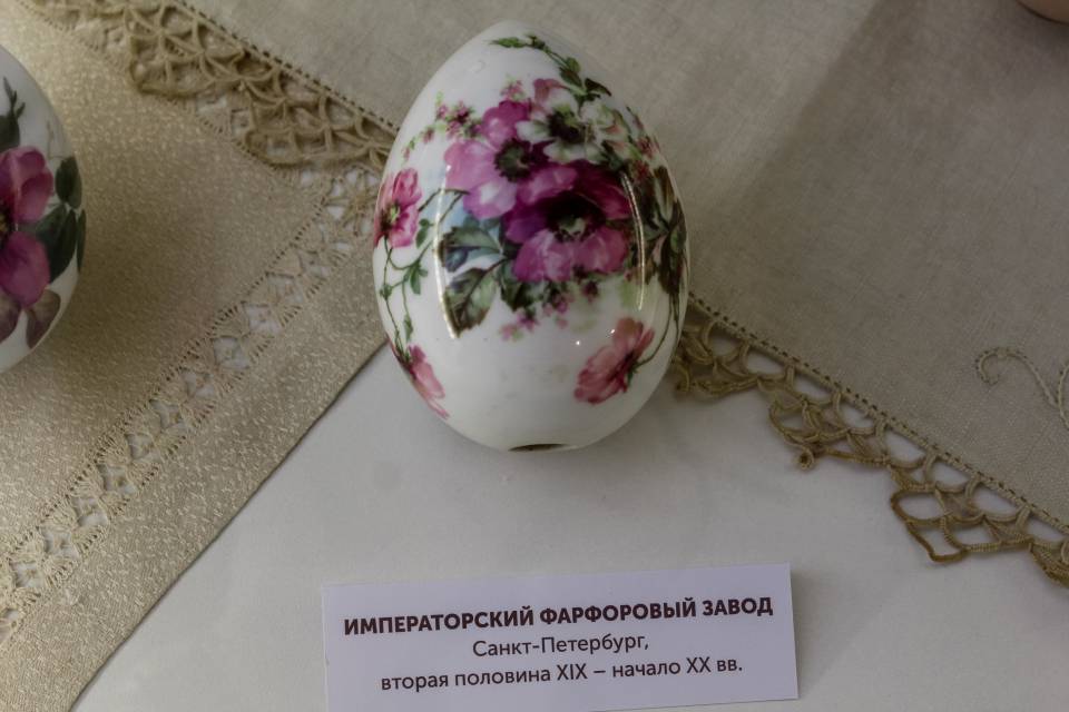 Выставка фарфоровых пасхальных яиц 5