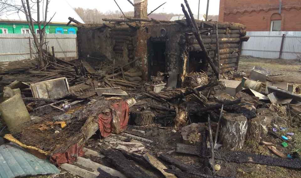 Спасенный из пожара ребенок попал в реанимацию в Искитиме