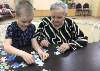 Вместе весело! В Пашино стартовал пилотный проект, основанный на совместной реабилитации пожилых людей и ребятишек