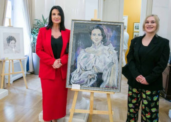 «Заряжай Катюшу»: Стриженова вошла в достойную компанию