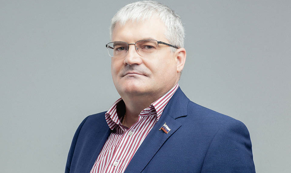 Вячеслав Илюхин: проблемы обманутых дольщиков Новосибиска нужно решать резво