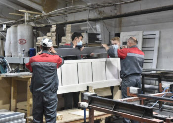 Губернатор Андрей Травников: Предприятия региона реализуют меры по сдерживанию стоимости стройматериалов