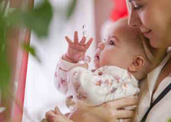 Больше молодых семей региона получат дополнительные выплаты на детей