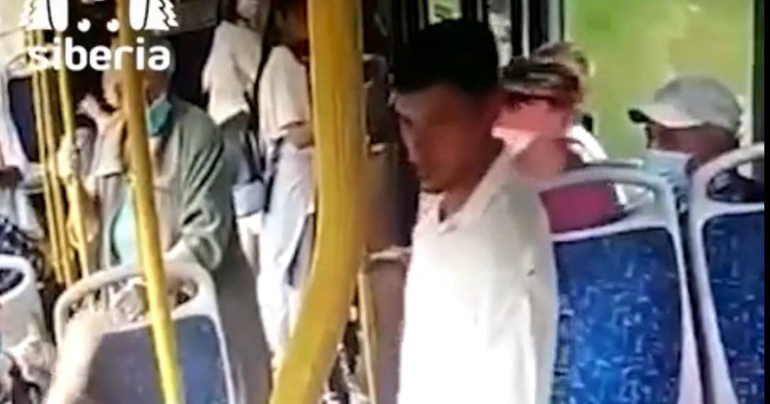 Видеозапись нападения на пенсионера в Новосибирске появилась в сети