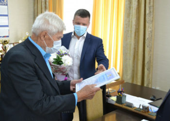 Оказавшемуся на улице ветерану подарили квартиру в городе Обь