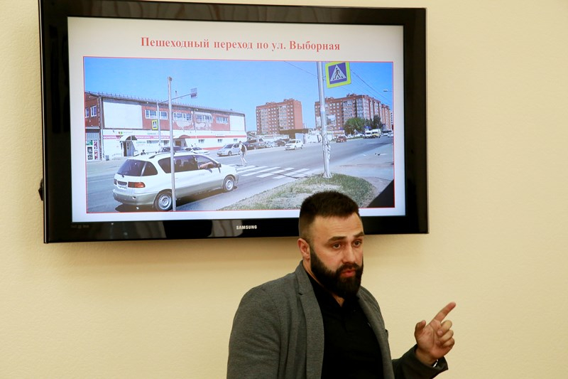Светофор и остановочный павильон построят после обращения жителей к мэру Новосибирска