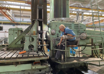 Новосибирские предприниматели первыми в стране начали использовать для производства мощности оборонных предприятий региона