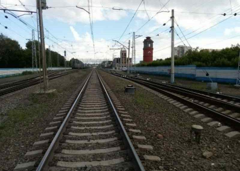 Шесть проходящих через Новосибирск поездов задержали на несколько часов