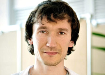 «Только вакцинация и маски»: биохимик из Новосибирска рассказал об особенностях новой волны COVID-19