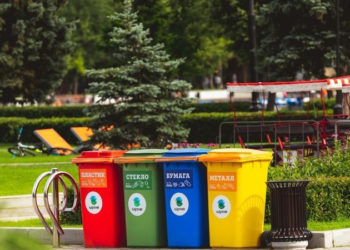 Более 900 новых контейнеров для раздельного сбора мусора появятся в районах области