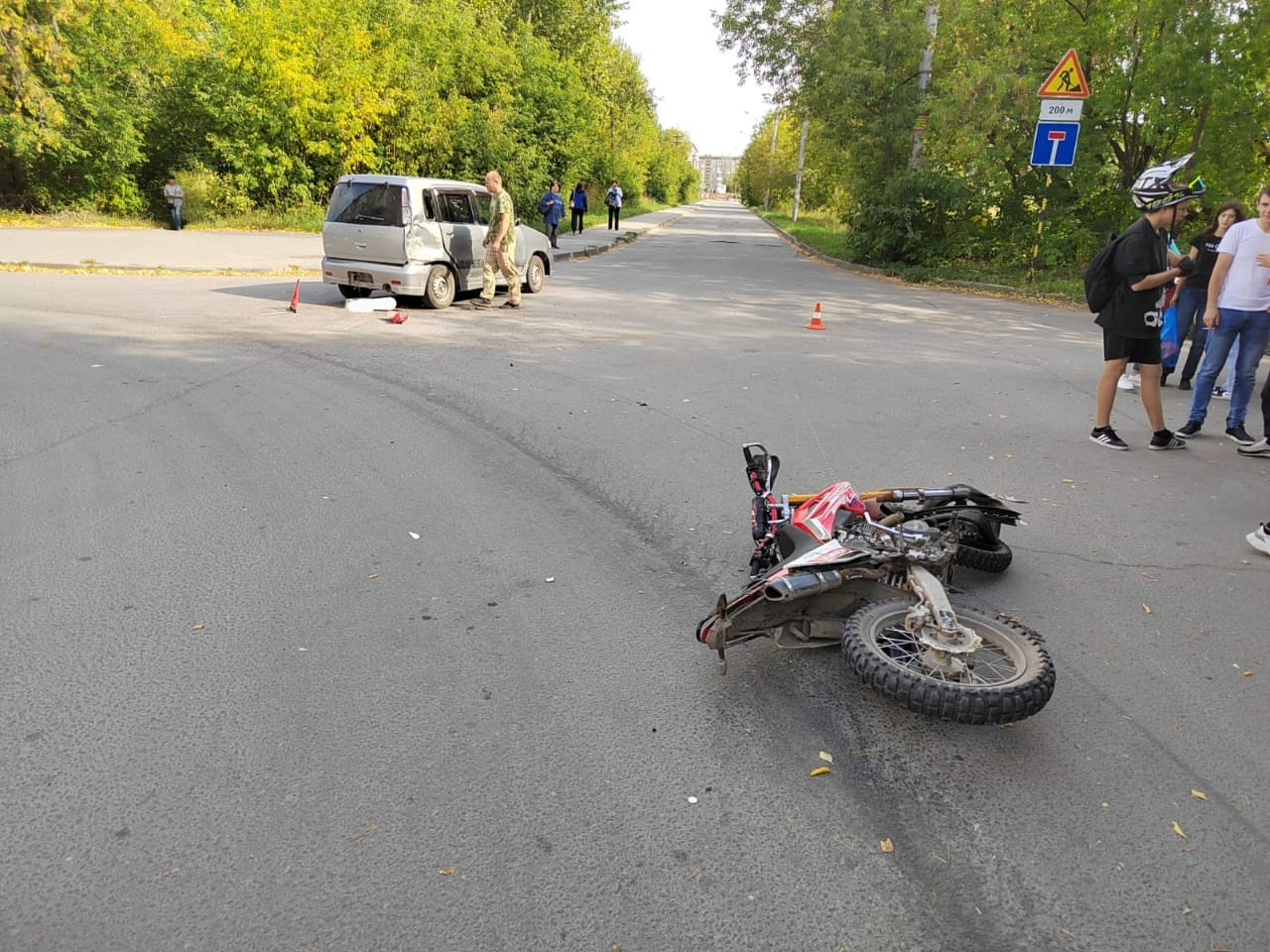 Сбили мопед. Мотоциклист.