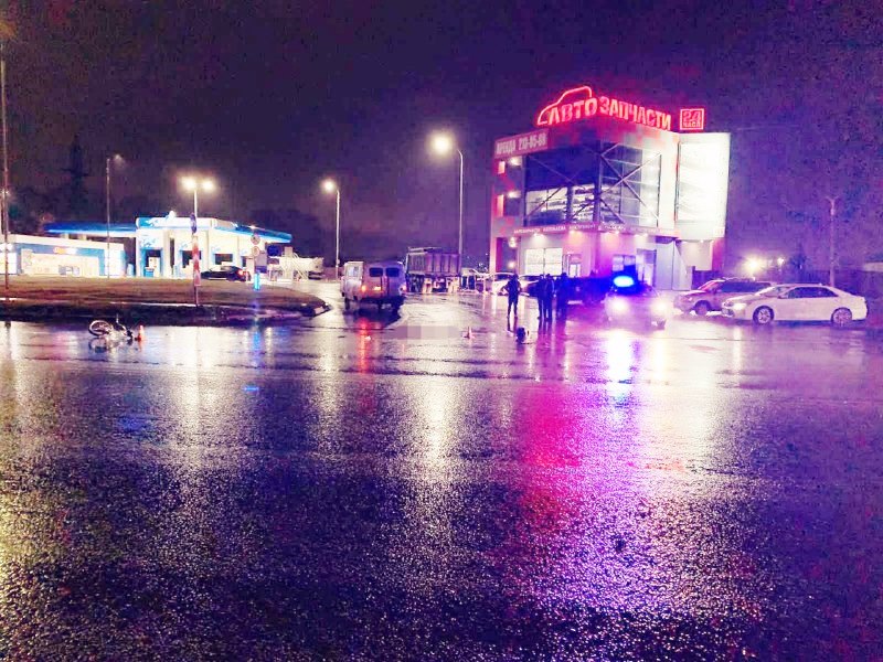 «Газель» насмерть сбила сидячего на дороге мужчину в Новосибирске | НДН ...