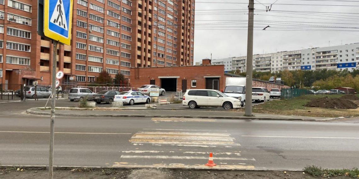 Водитель сбил девочку на переходе и скрылся с места ДТП в Новосибирске