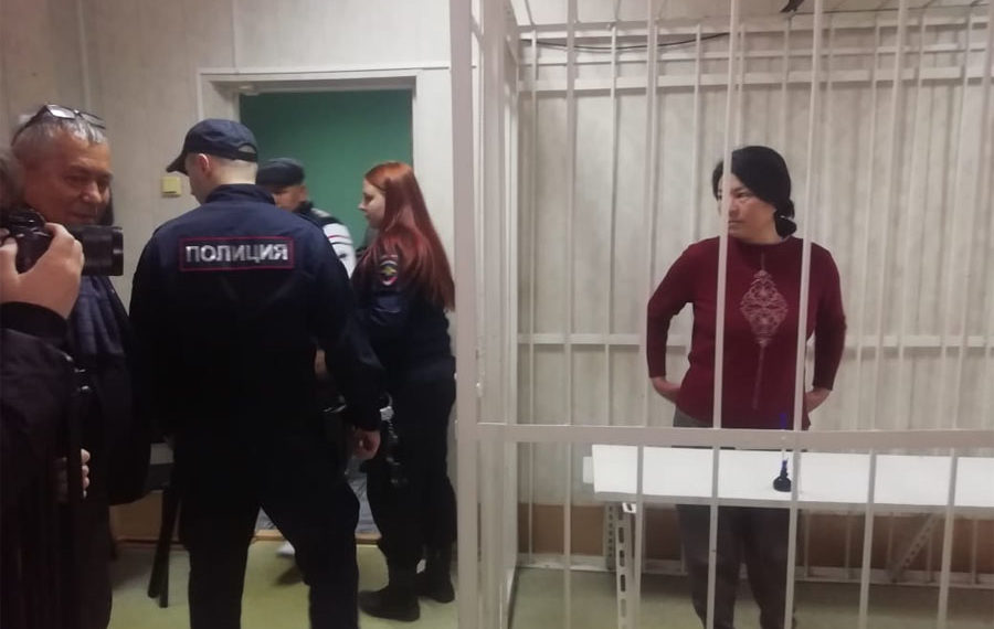 Айнагуль Борбуеву отправили в колонию за кражу у сибиряка в День народного единства