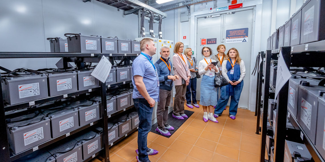 Под облаками: «Ростелеком» показал победителям конкурса журналистов «Сибирь.ПРО» центр обработки данных в Новосибирске