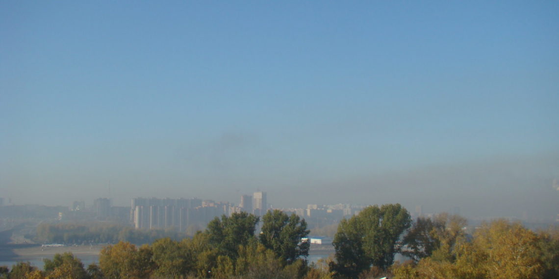 НМУ первой степени опасности объявили в Новосибирске