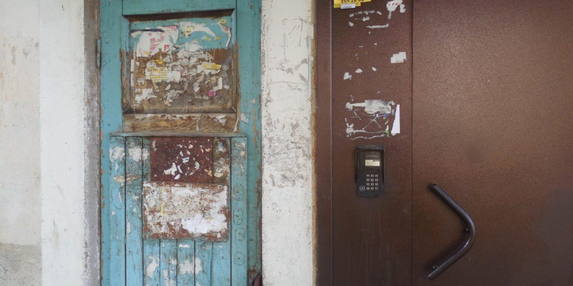 Кто имеет право войти к вам в квартиру без вашего согласия – юрист