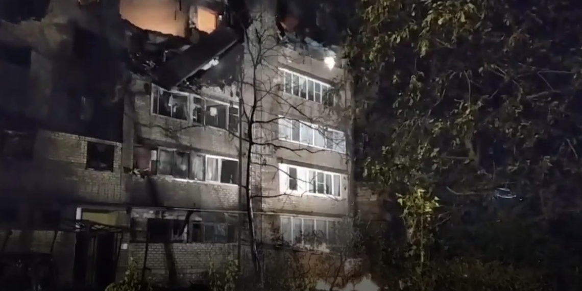 Военный самолет упал на жилой дом в Ейске Краснодарского края — погибли 13 человек