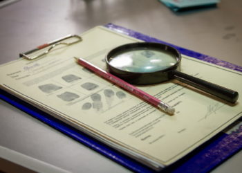 Сибирячку выпустили из СИЗО, она 14 раз ударила школьницу шилом в грудь