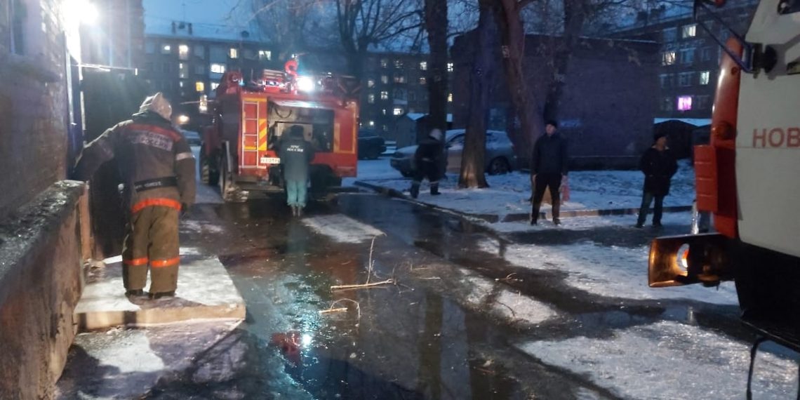 В Новосибирске на пожаре погибла женщина