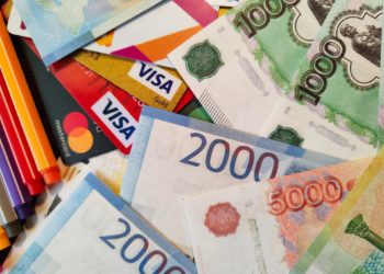 Новосибирец погасил долг перед ребенком, чтобы уехать в Казахстан