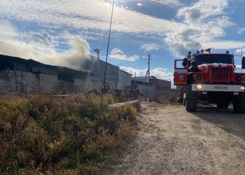 Склад с электрооборудованием загорелся в селе Марусино