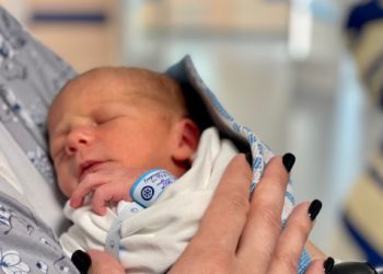 Восьмимиллиардным человеком на Земле стала «Солнце»