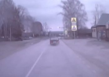 Новосибирец на ВАЗе пытался сбежать от полиции и попал под обстрел