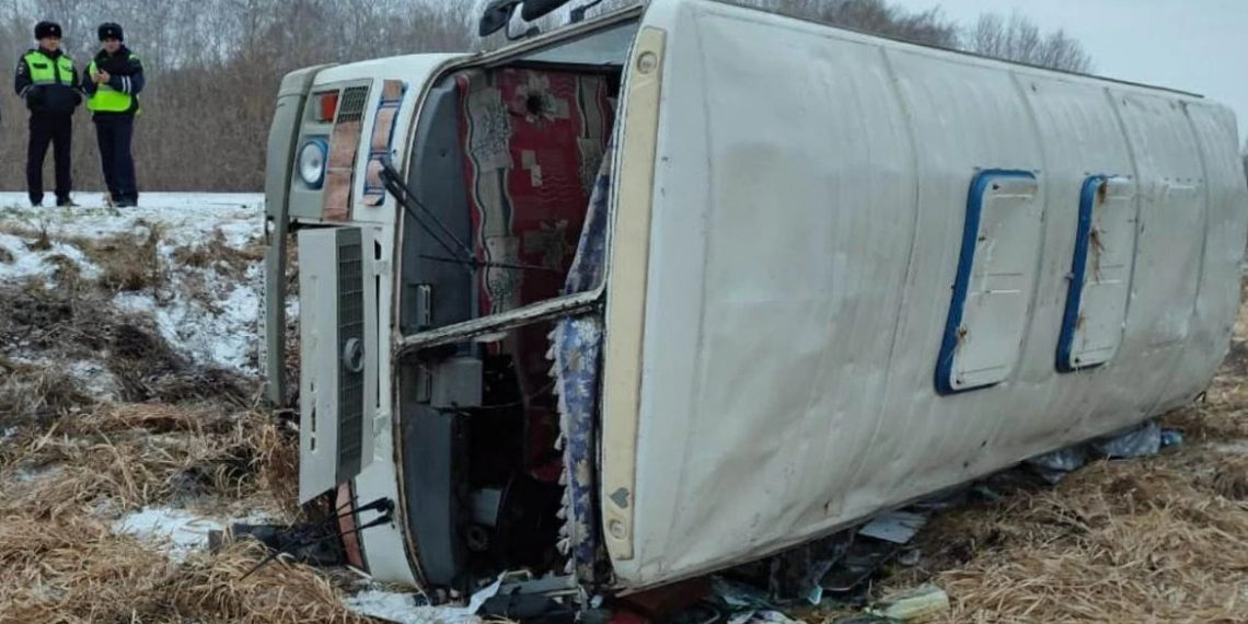 Под домашний арест отправили водителя опрокинувшегося в Татарске автобуса