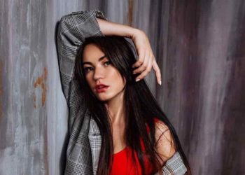 Блогер Ида Галич вызвалась помочь отправить за решетку депутата из Татарска