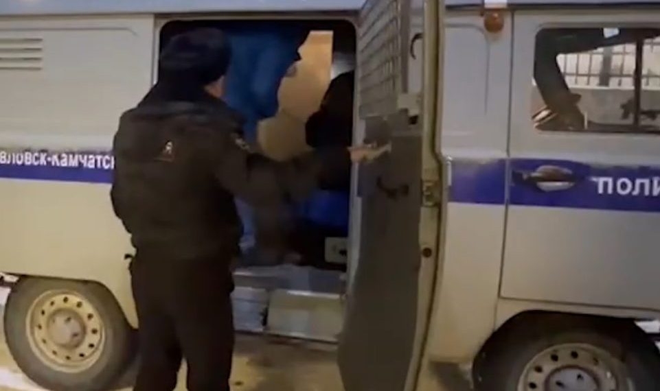 Выживший на вулкане гид новосибирской турфирмы задержан по уголовному делу