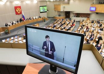 Школы в России передадут на региональный уровень