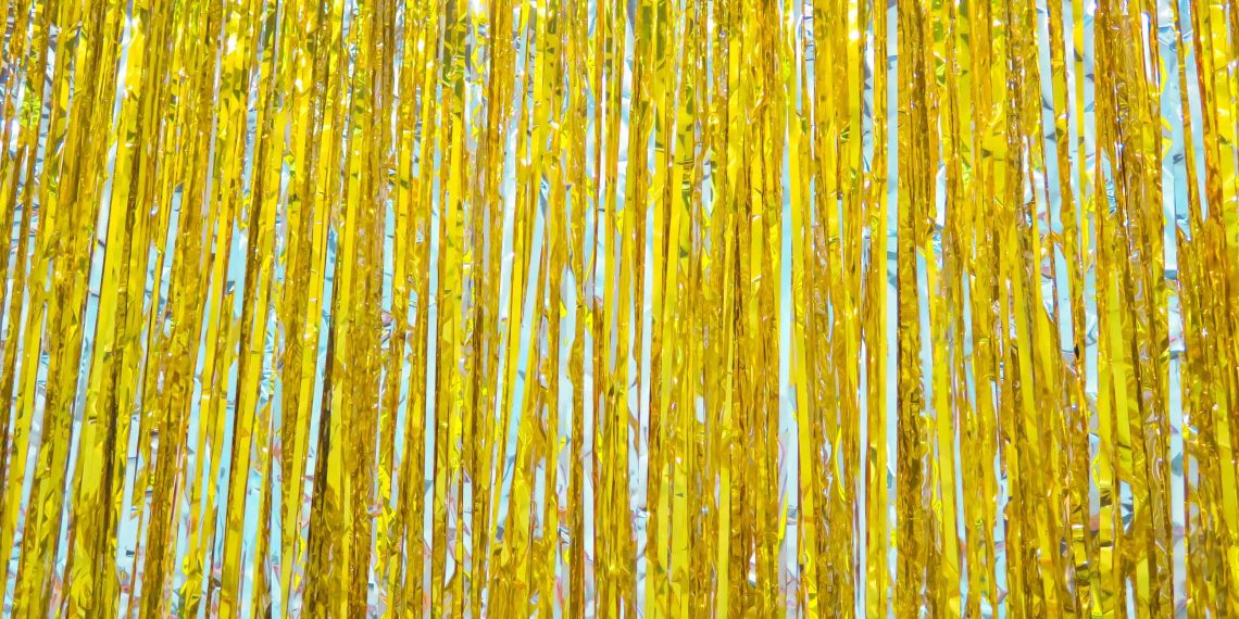 Мишура и гирлянда включили сигнал тревоги в трех новосибирских магазинах