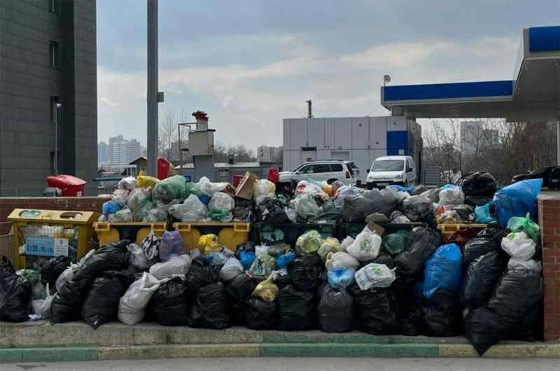 Россиянам разрешат не платить за вывоз мусора на время отпусков