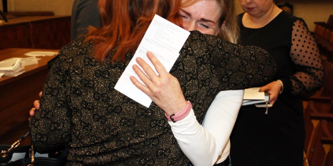 Опека изъяла ребенка из семьи после драки с сестрой в Новосибирске