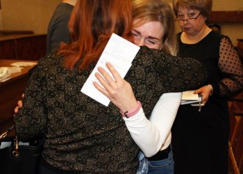 Опека изъяла ребенка из семьи после драки с сестрой в Новосибирске