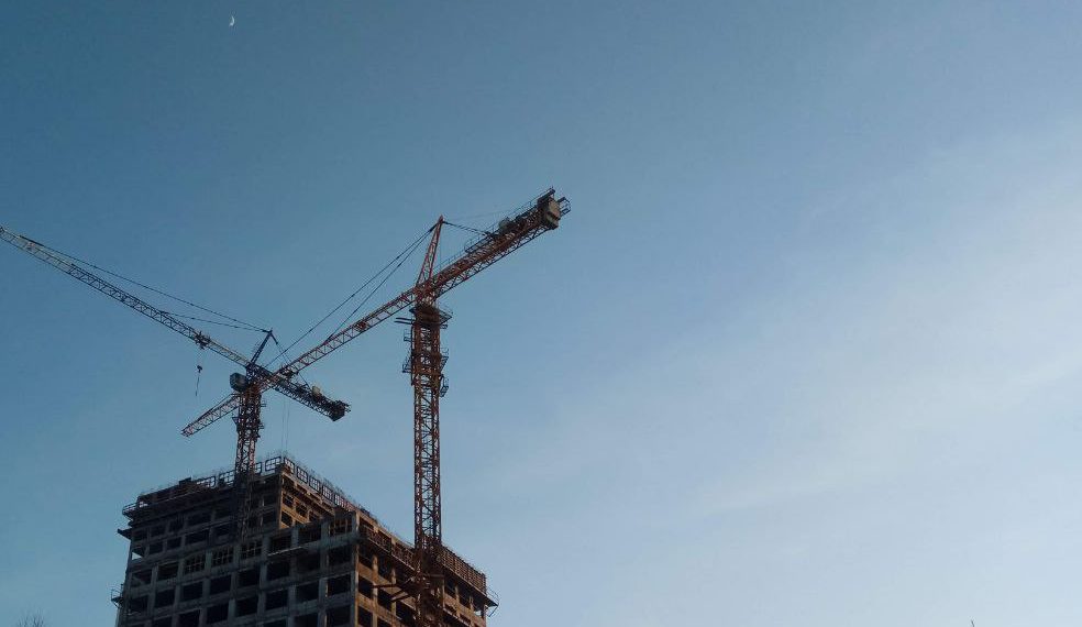 «Свято место пусто не бывает», или Как мэрия напугала 5000 автомобилистов Новосибирска