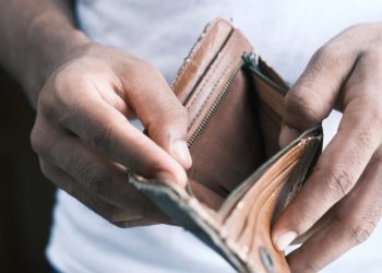 В России увеличат МРОТ и прожиточный минимум — но инфляция почти все сведет на нет