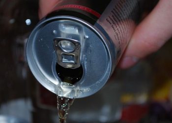 Продажу энергетиков детям запретили в Новосибирской области