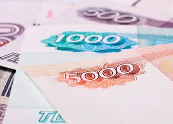 Путин подписал закон о повышении МРОТ — на сколько он вырастет в 2023 году?