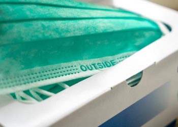 Надеть маски предложили жителям Новосибирска на новогодние праздники