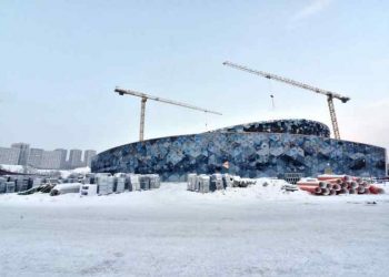 Финские хоккейные борта и немецкие ледозаливочные машины закупили для ледовой арены