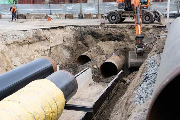 Коммунальные прорывы в Новосибирске планируют устранить до вечера