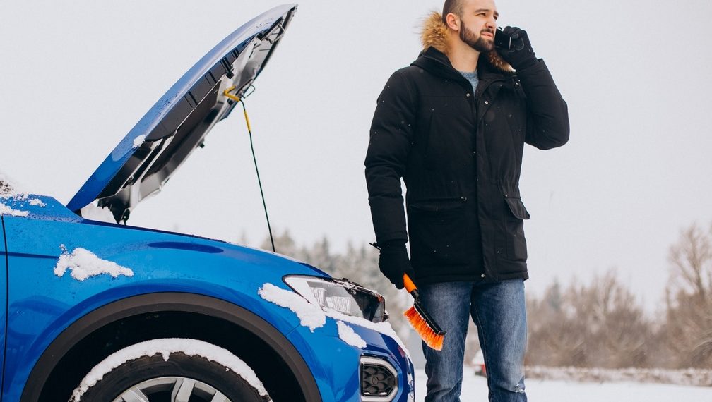 На новосибирских трассах из-за морозов дежурят 30 пунктов обогрева