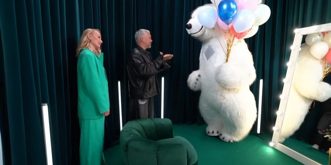 Уроженца Сузуна в костюме медведя преобразили на модном ТВ-шоу